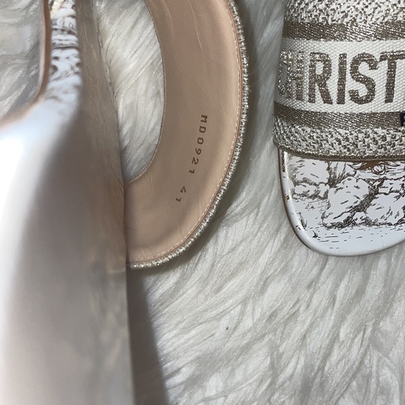 DWAY SLIDE White and Gold-Tone Cotton Embroidered with Dior Daw Stelle Embr - Picture 6 of 7